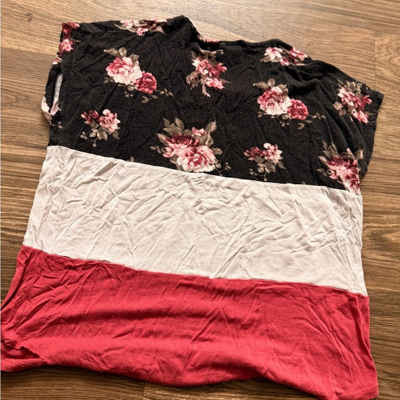 Rue21 Floral Colorblock Short Sleeve Top - Black, White, Red - Picture 3 of 4